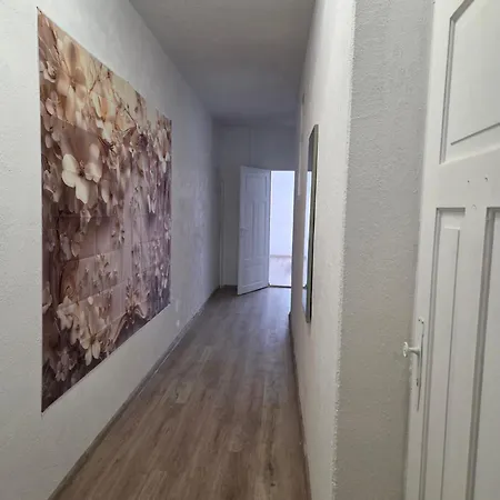 Angels O K B شقة التنبورغ